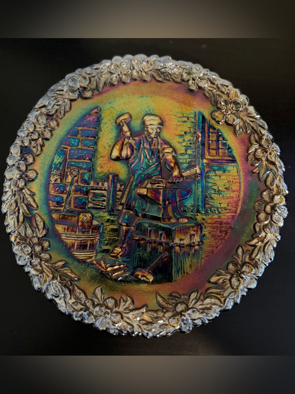 Fenton 1972 Collector Plate No. 3 James Read Jamestown Blacksmith Carnival Glass
